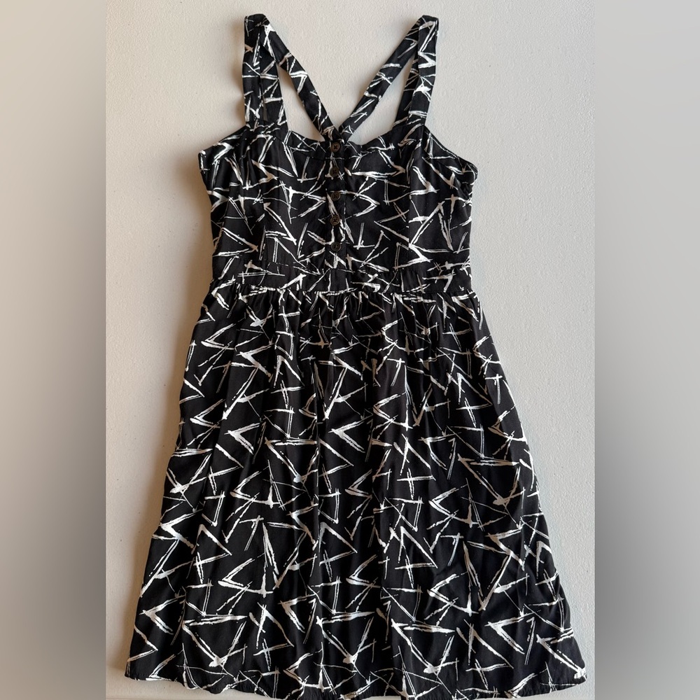 Women’s Forever 21 Black and White Patterned Dress